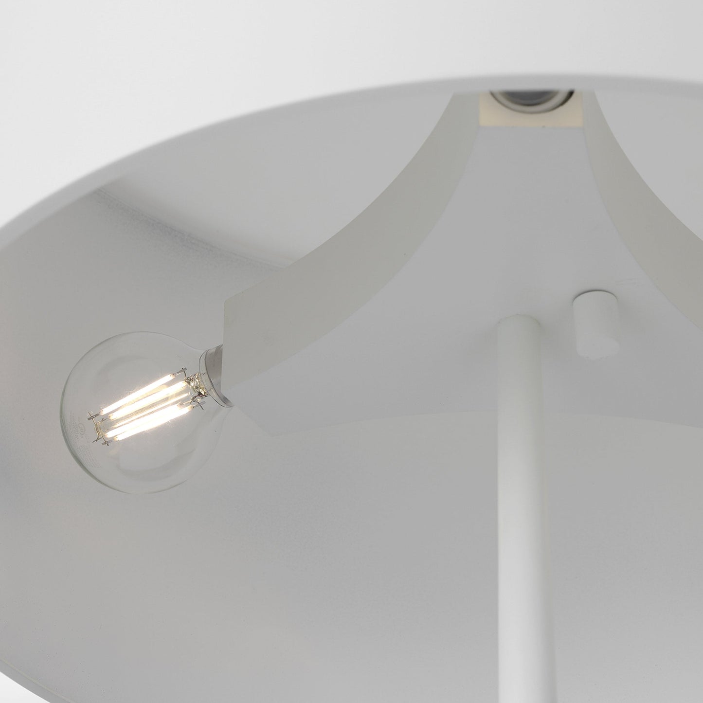 Spinet Trumpet Table Lamp in Detail.