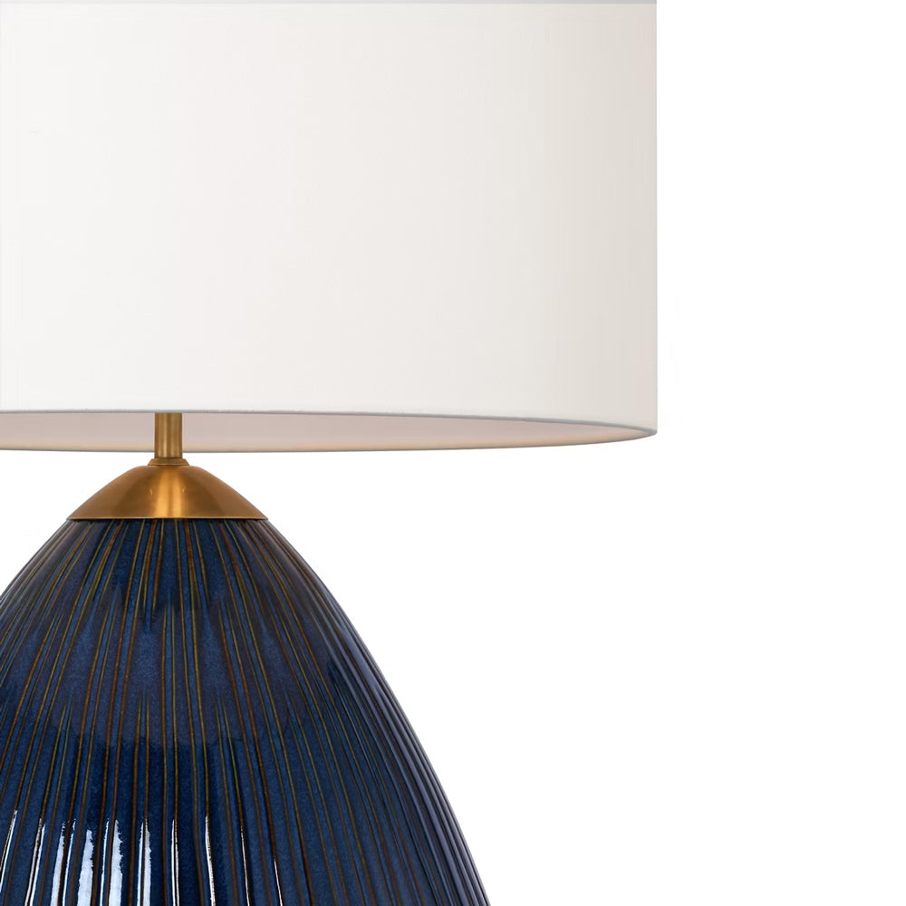 Vesse Table Lamp in Detail.
