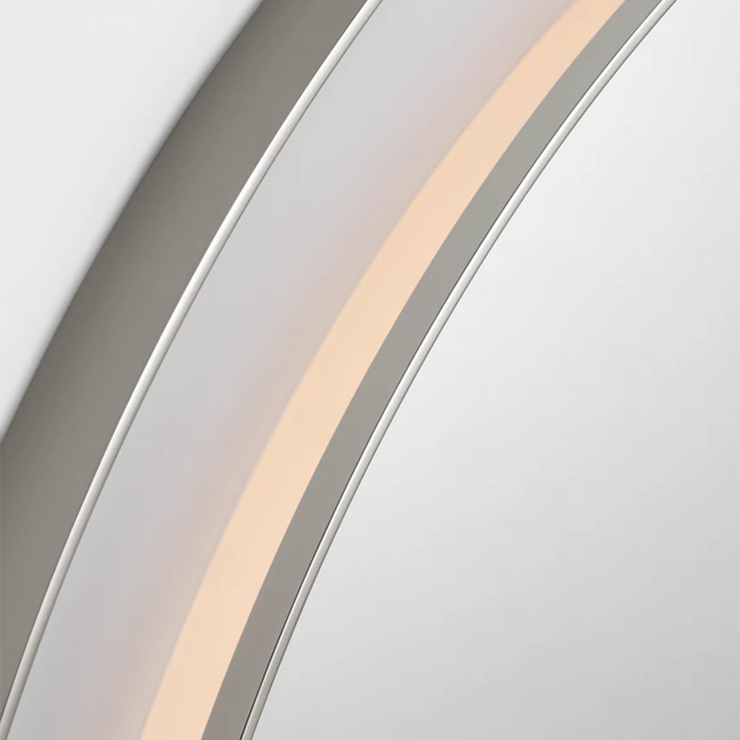 Chopin Round LED Wall Mirror in Detail.