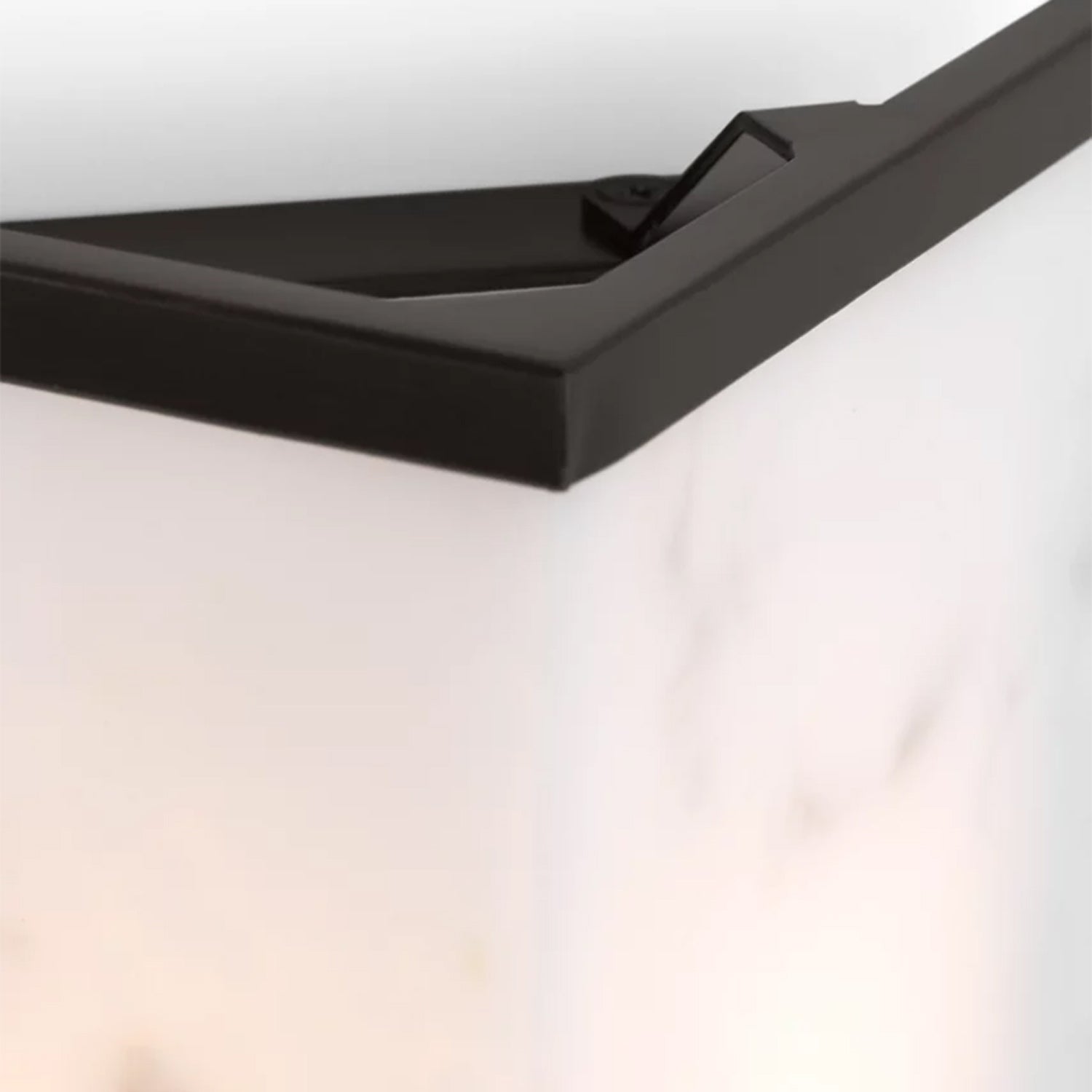 Cleor LED Bath Wall Light in Detail.