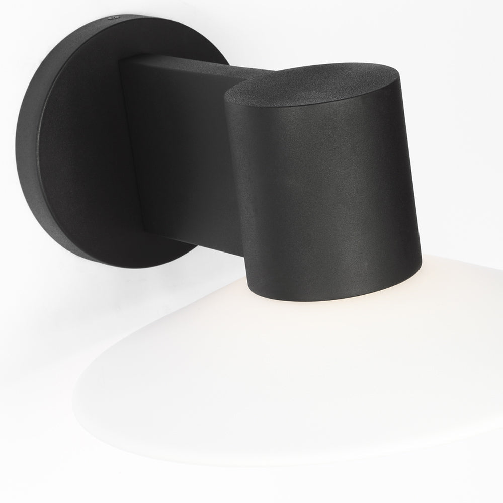 Focal Outdoor LED Wall Light in Detail.