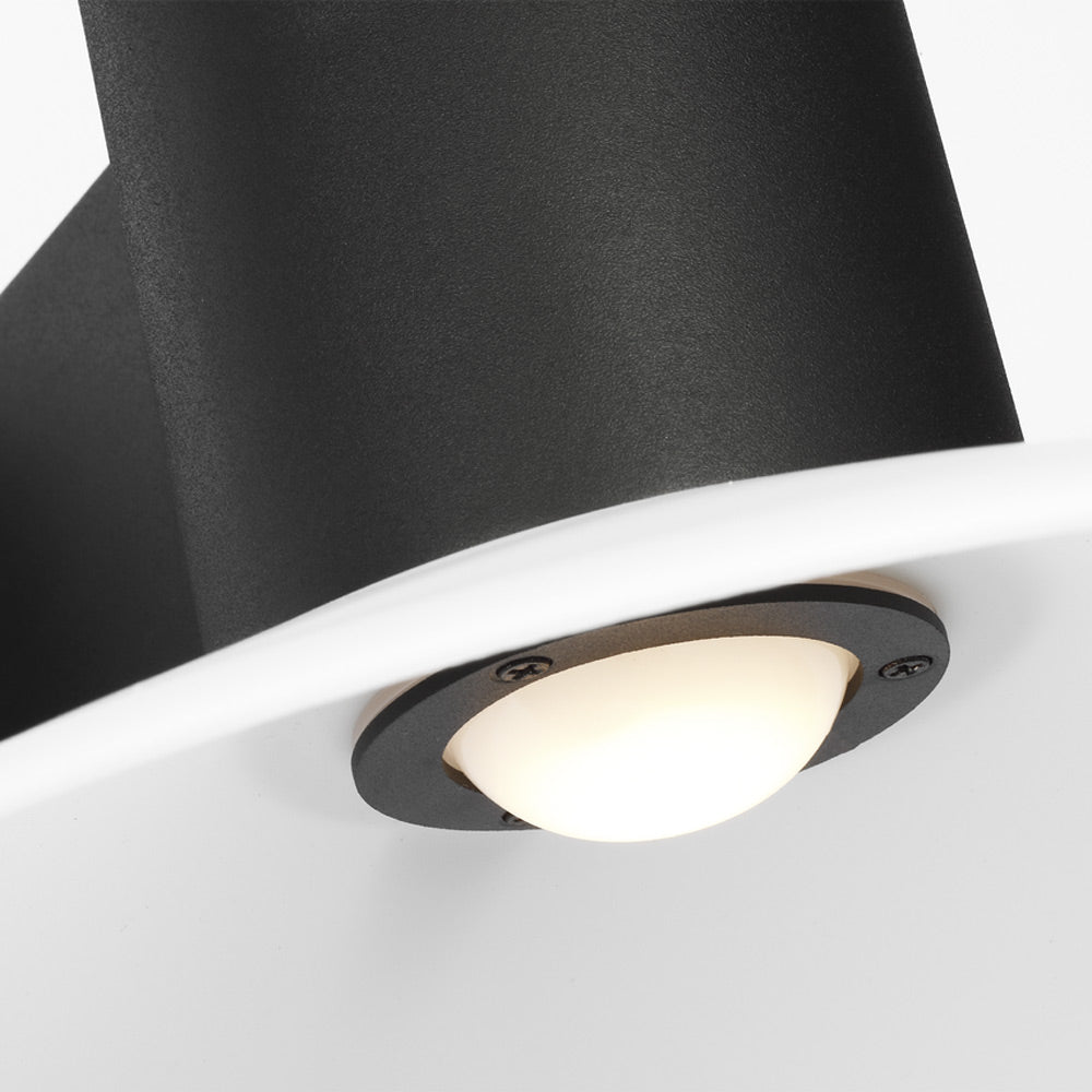 Focal Outdoor LED Wall Light in Detail.