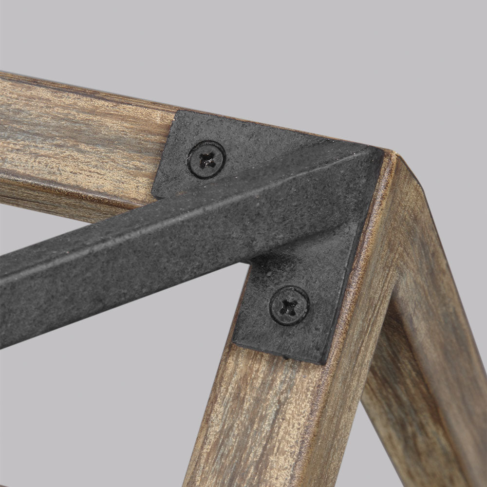 Gannet Chandelier in Detail.