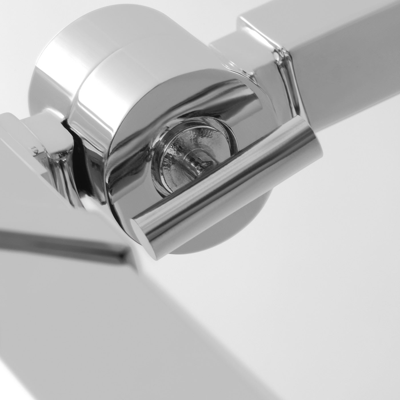 Granby Picture Light in Detail.