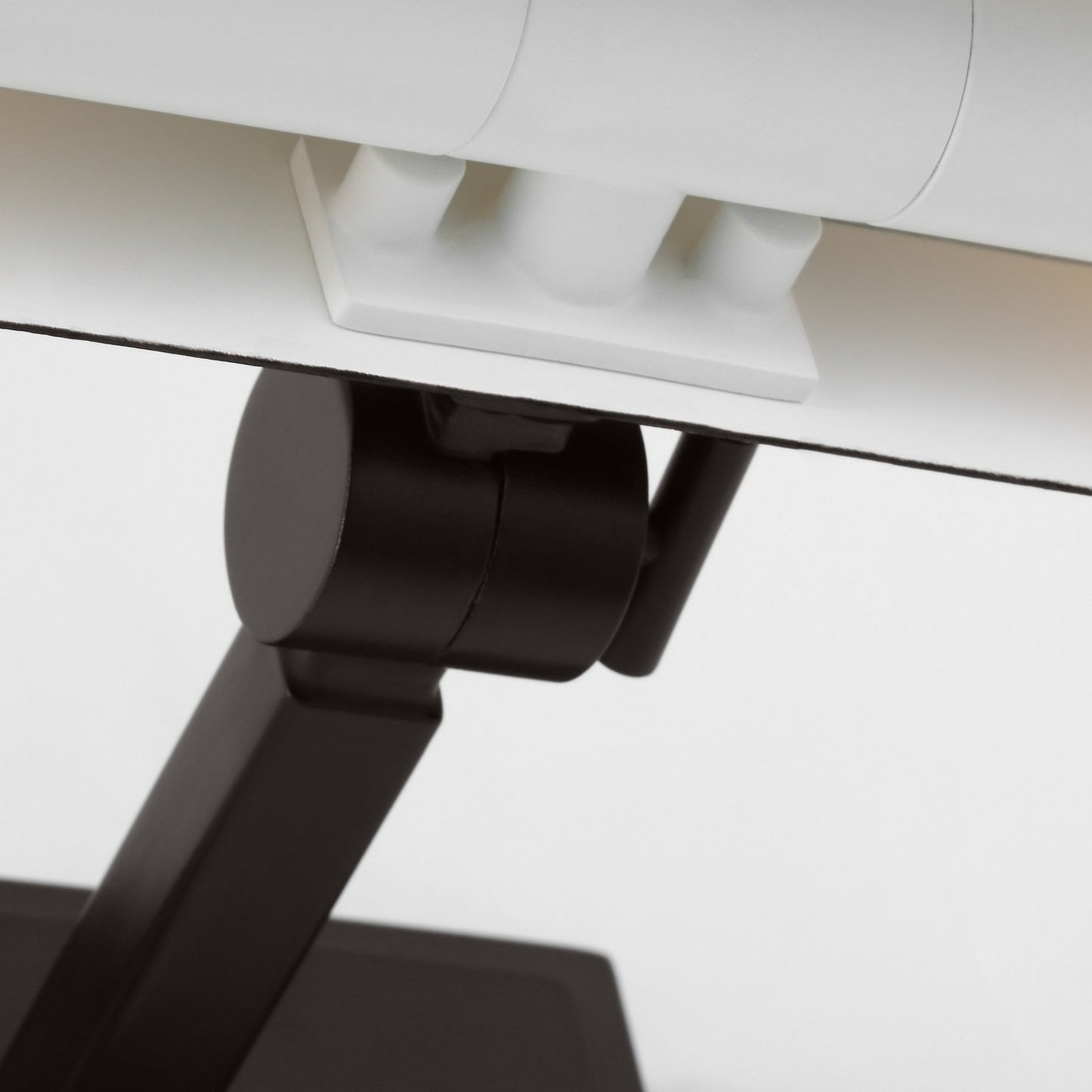 Granby Picture Light in Detail.