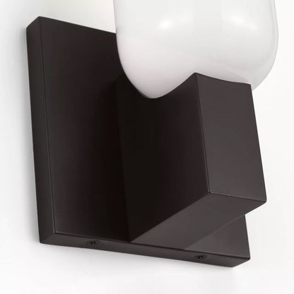 Maroux Wall Light in Detail.