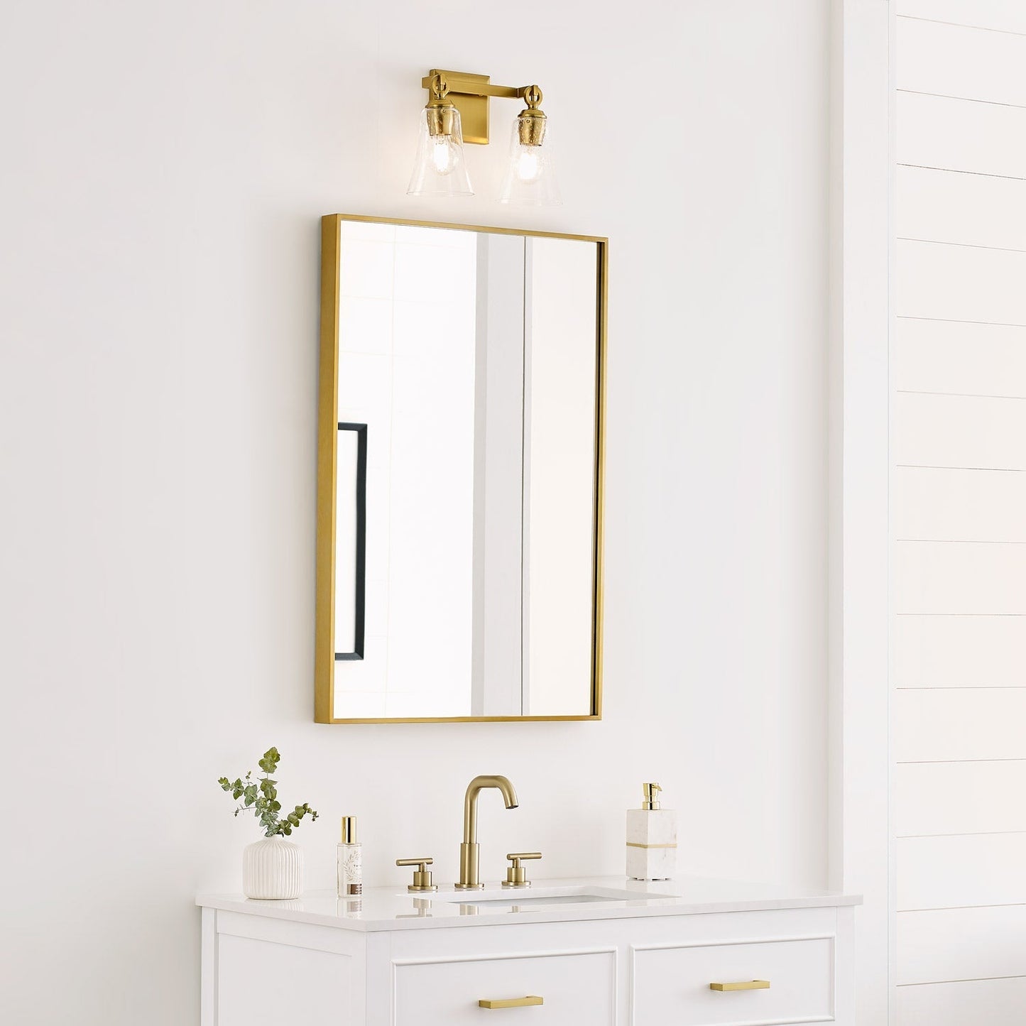 Monterro Bath Vanity Light in bathroom.