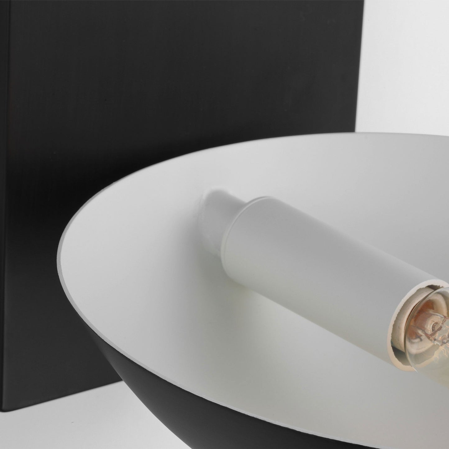 Nevel Bath Wall Light in Detail.