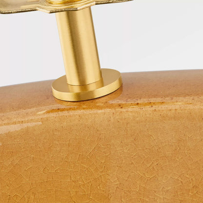 Pente Table Lamp in Detail.