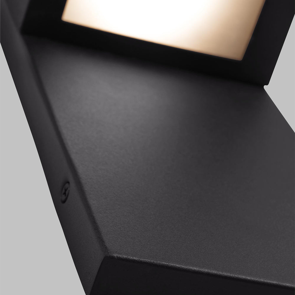 Rocha Outdoor LED Wall Light in Detail.