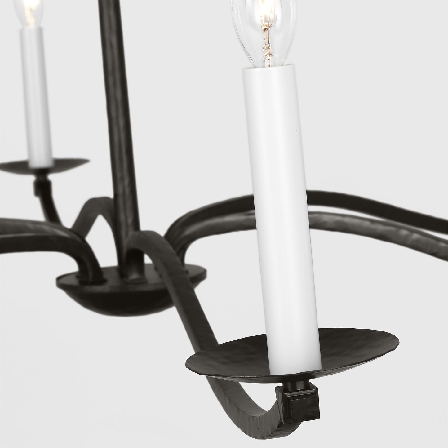 Wellen Chandelier in Detail.