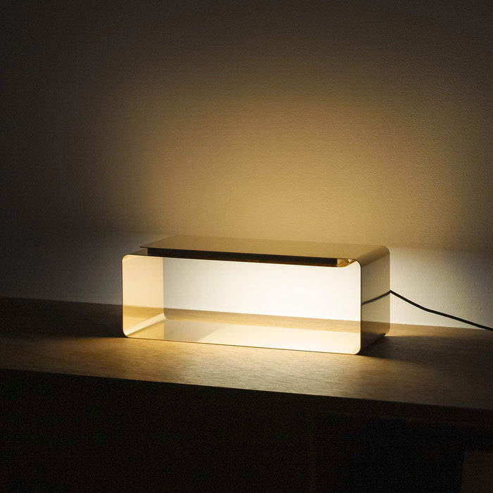 Lightshelf LED Table Lamp in Detail.