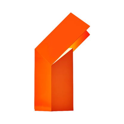 Lineair LED Table Lamp in Orange.