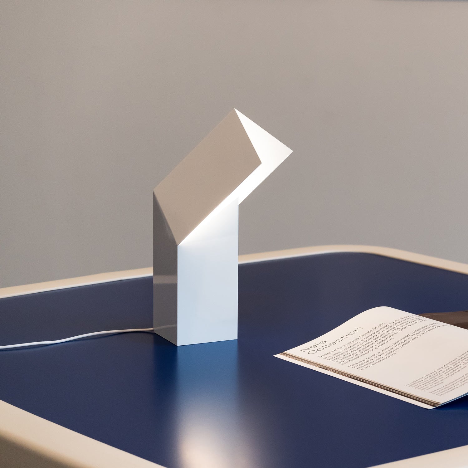 Lineair LED Table Lamp in Detail.