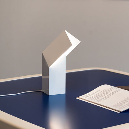 Lineair LED Table Lamp in Detail.