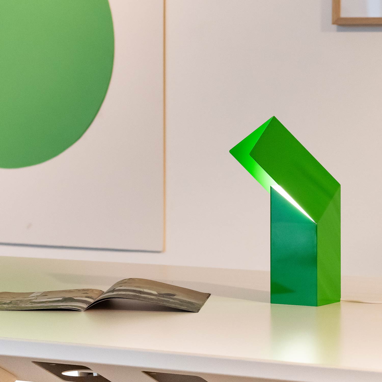 Lineair LED Table Lamp in Detail.