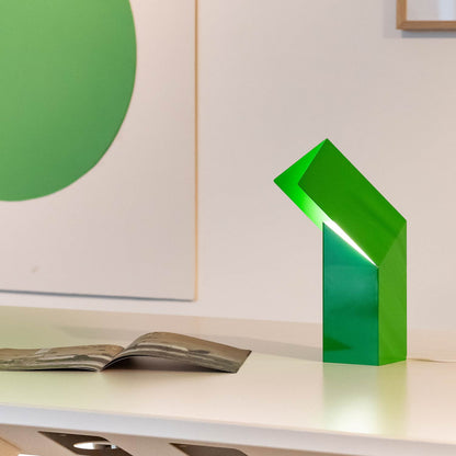 Lineair LED Table Lamp in Detail.