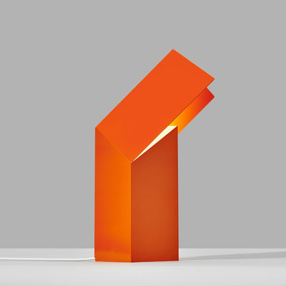 Lineair LED Table Lamp in Detail.