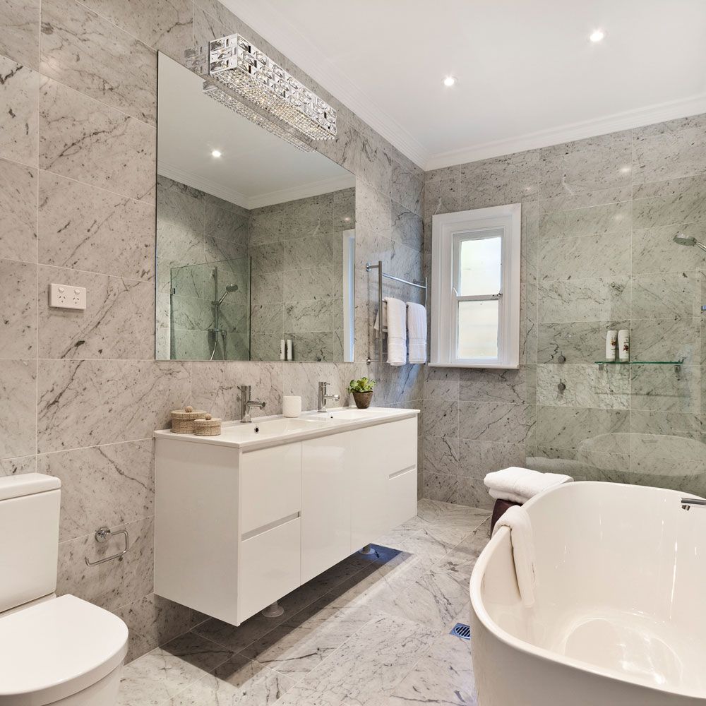 Aludra Bath Vanity Light in bathroom.