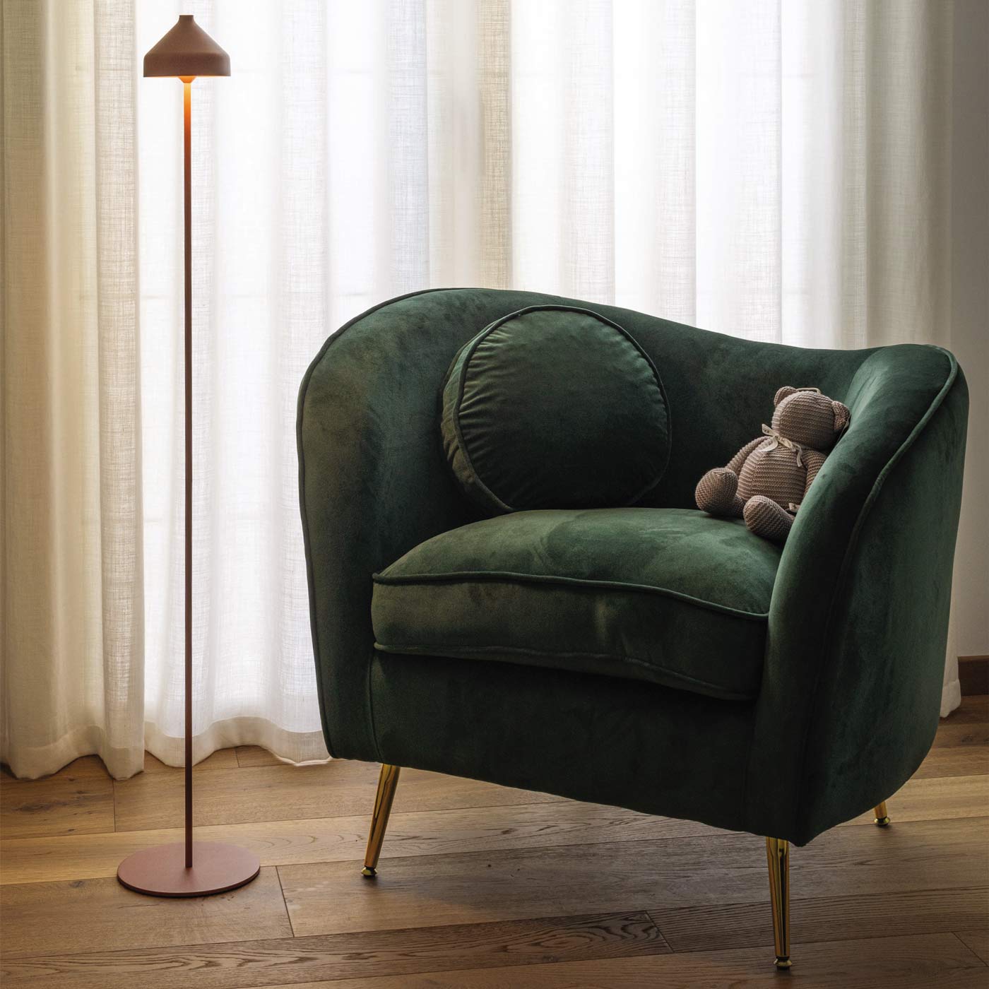 Amelie Pro Outdoor Rechargeable LED Floor Lamp in living room.