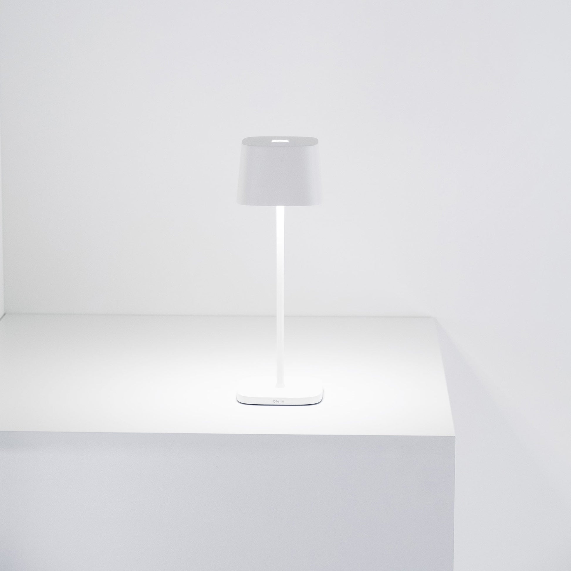 Ofelia LED Table Lamp in Detail.