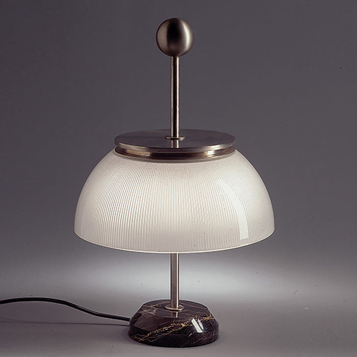 Alfa Table Lamp in Detail.