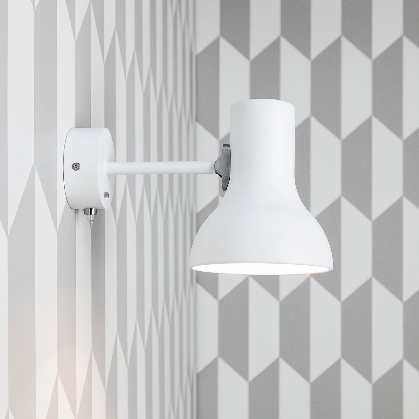 Type 75 Wall Light in Detail.