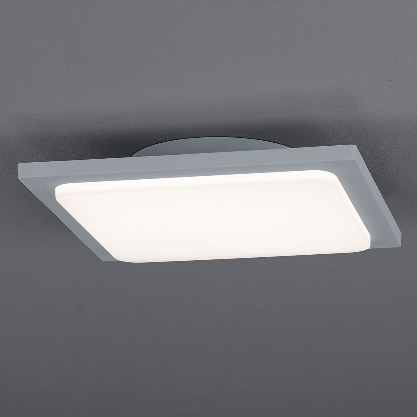 Trave Outdoor LED Patio Light in Detail.