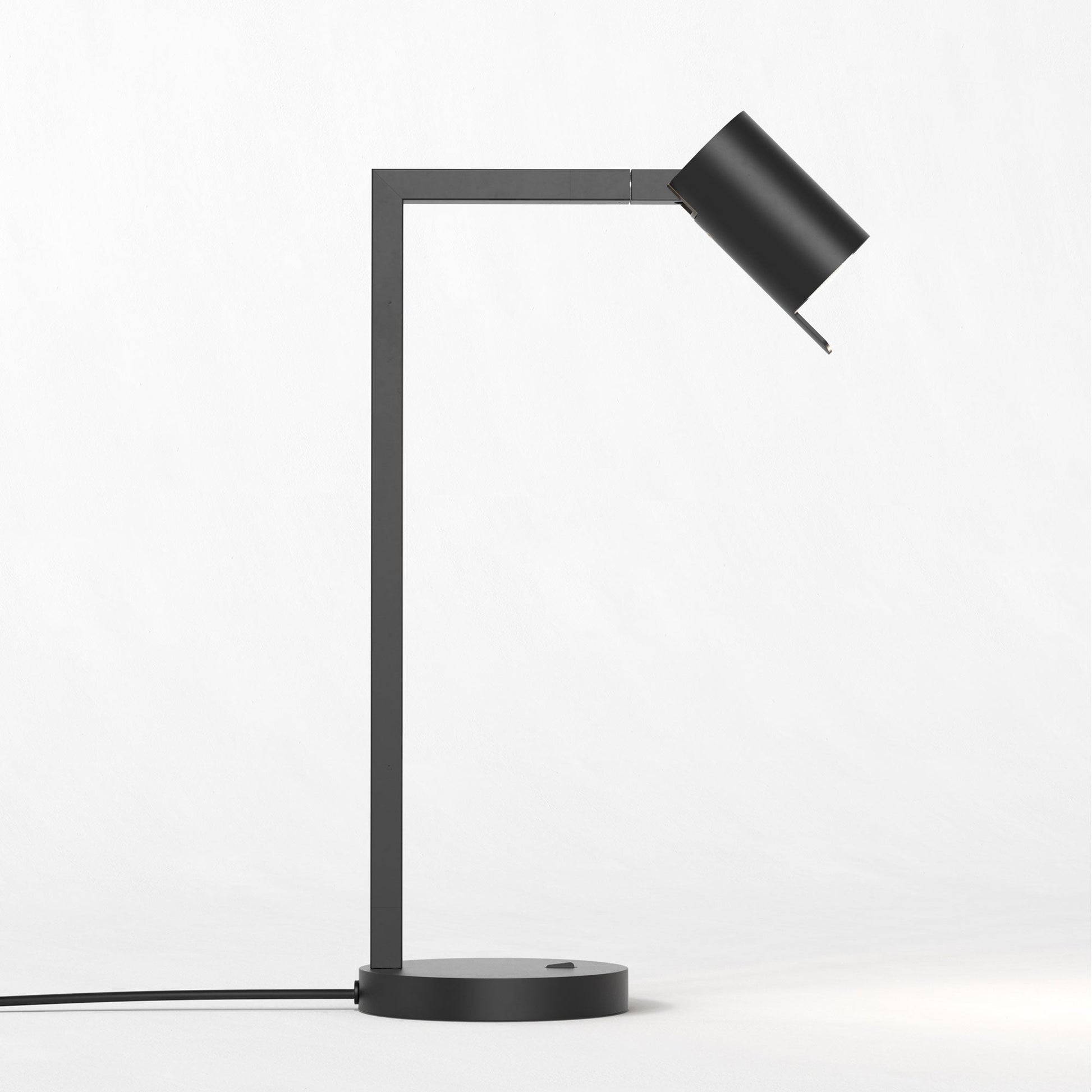 Ascoli Desk Lamp in Detail.
