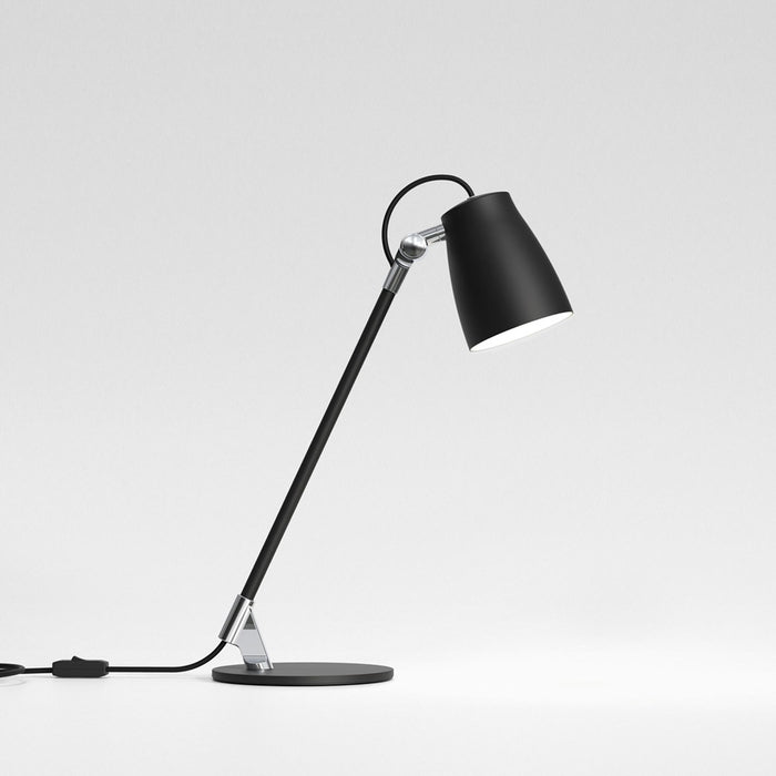 Atelier LED Desk Lamp in Detail.