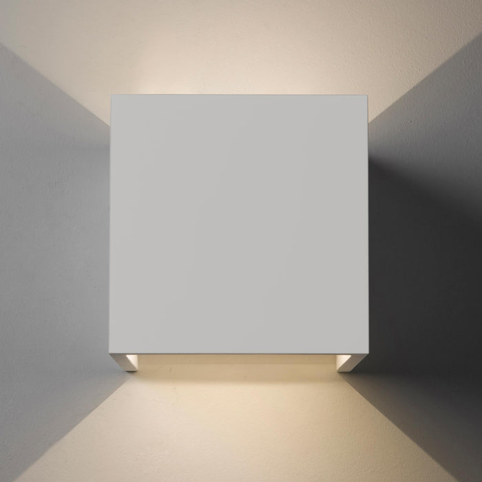 Pienza LED Wall Light in Detail.