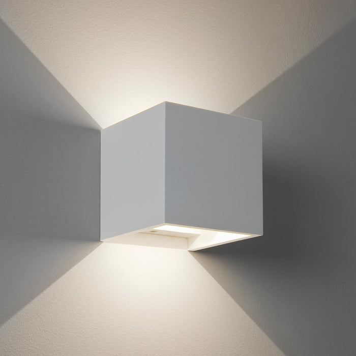 Pienza LED Wall Light in Detail.