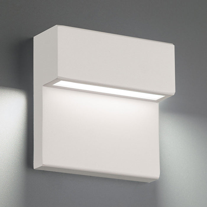 Balance Outdoor LED Wall Light in White (3000K).