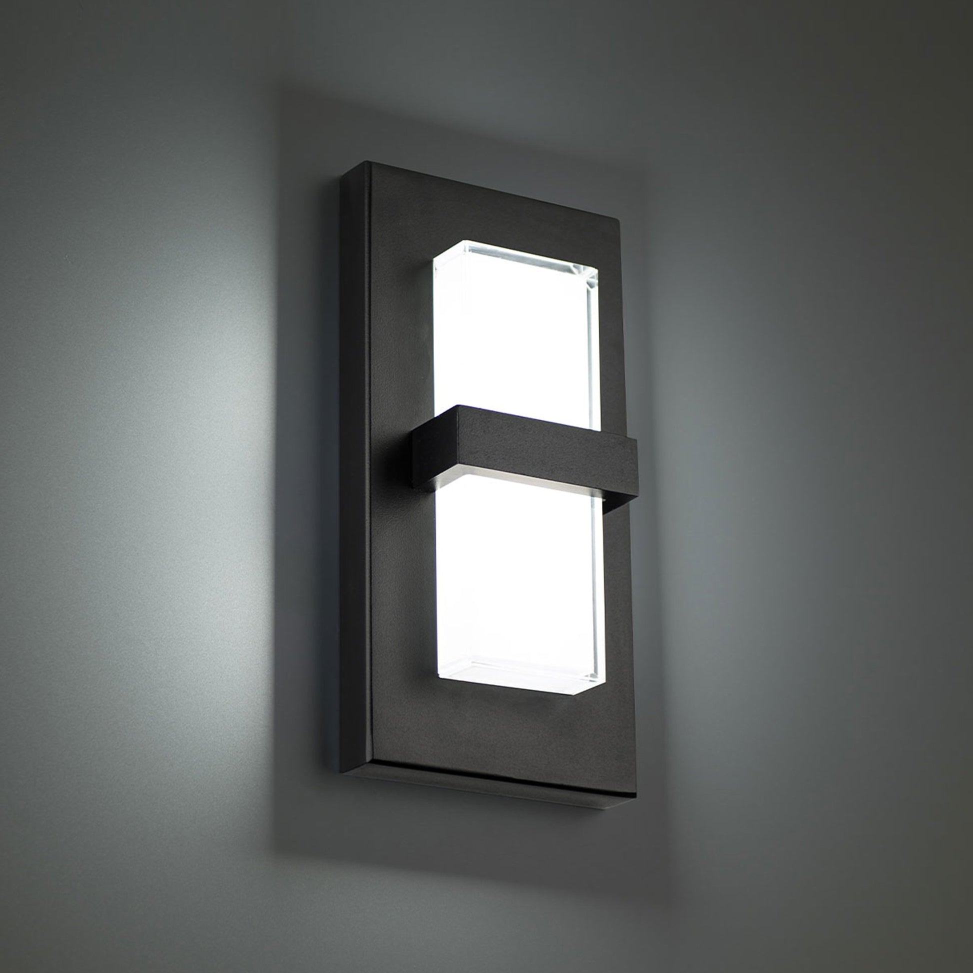 Bandeau Outdoor LED Wall Light in Detail.