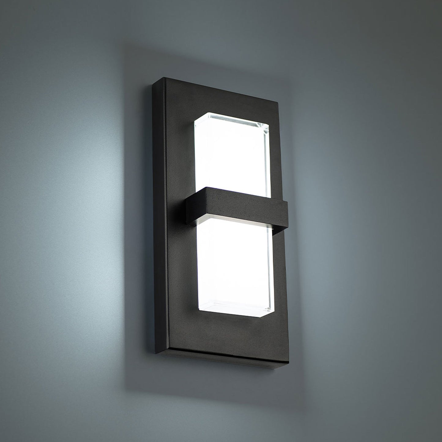 Bandeau Outdoor LED Wall Light in Detail.