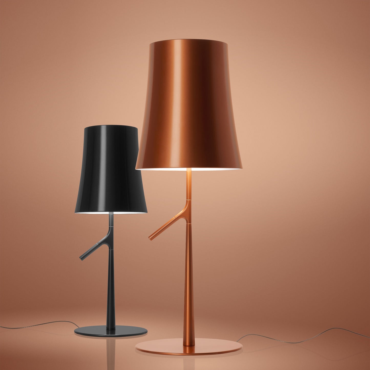 Birdie Table Lamp in multicolor.