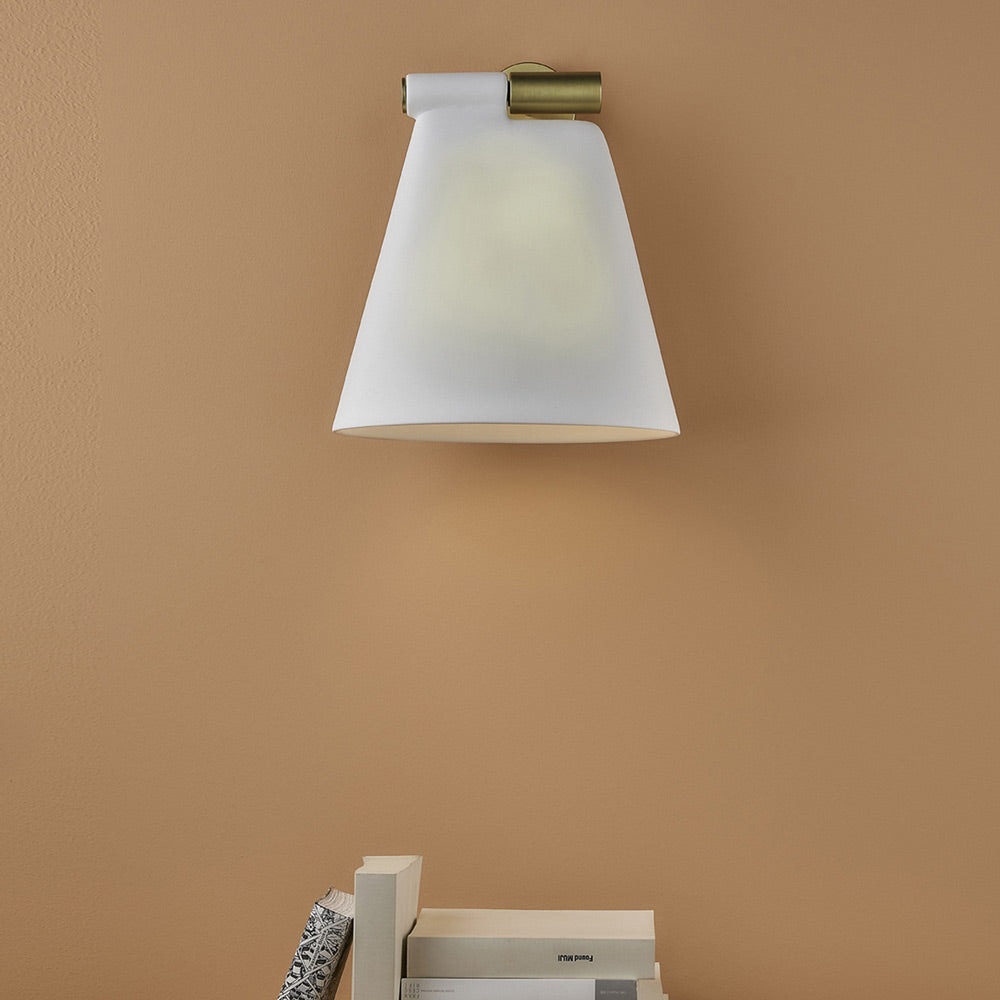 Cone Light W Wall Light in Detail.