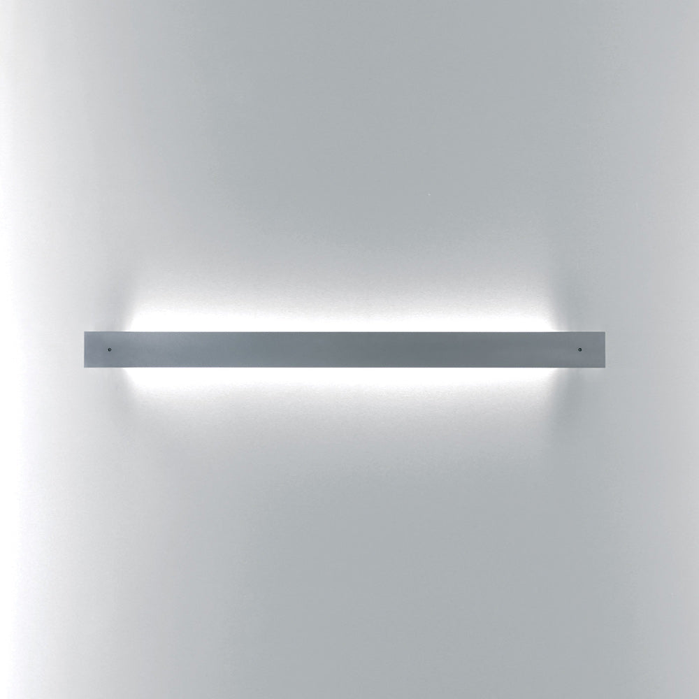 Marc W LED Wall Light in Detail.