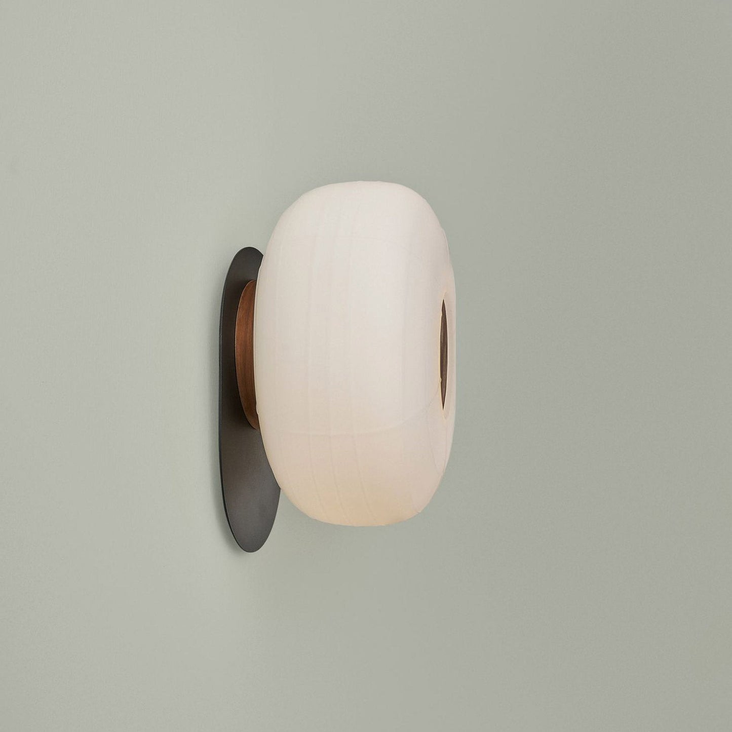 Misko C/W Ceiling / Wall Light in Detail.