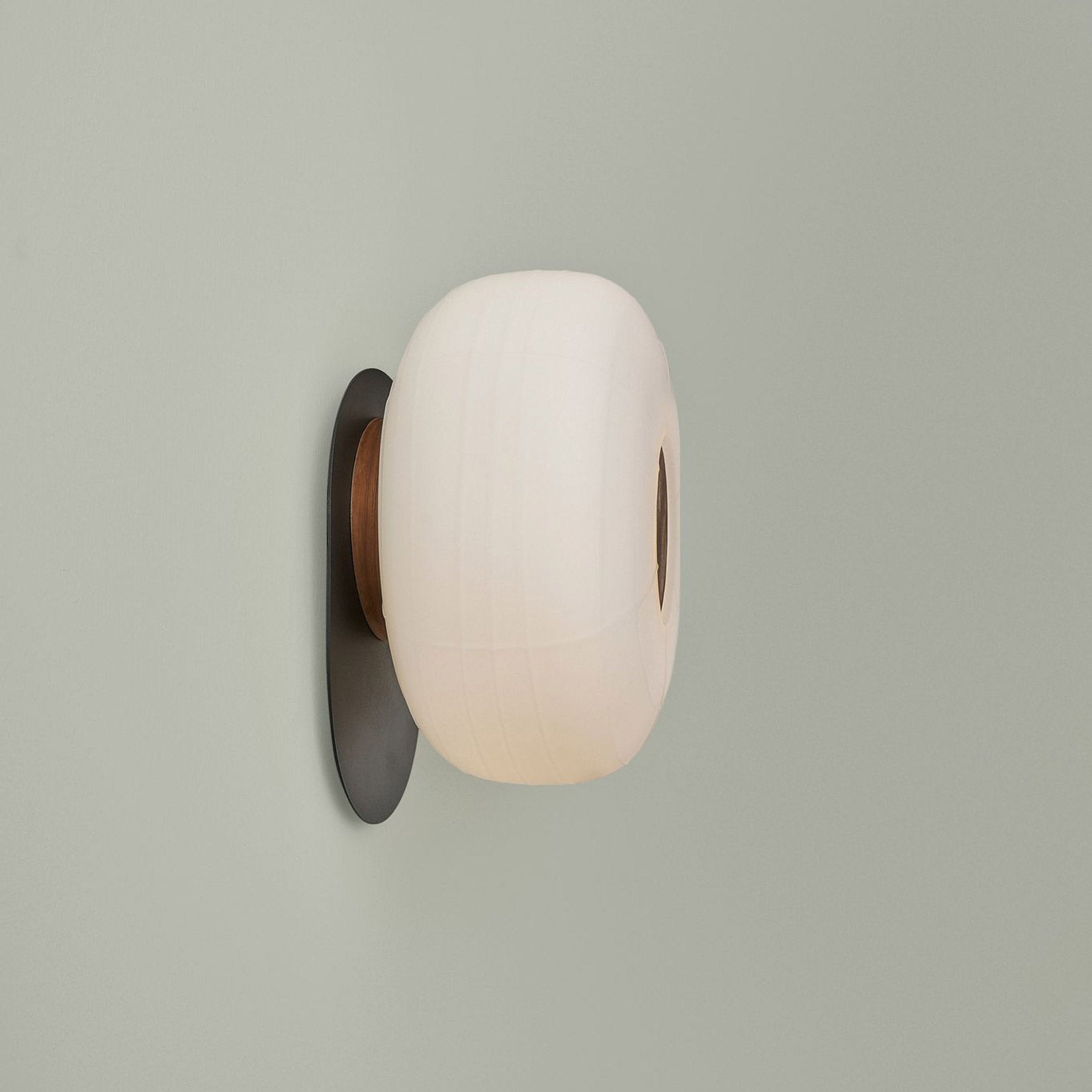 Misko C/W Ceiling / Wall Light in Detail.