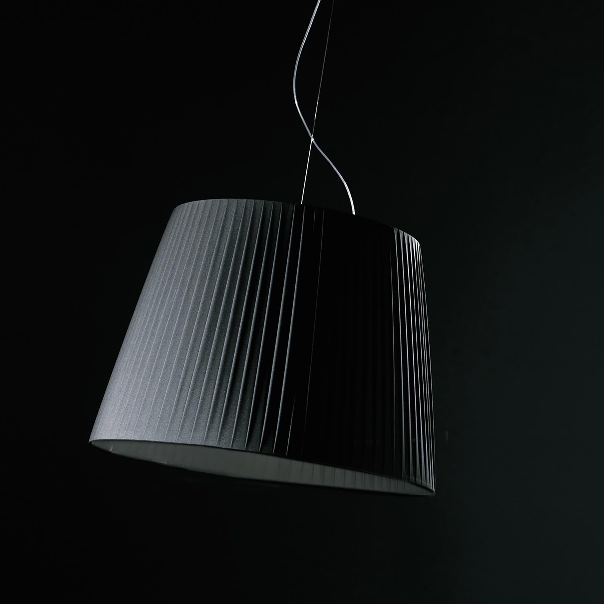 Royal S Pendant Light in Detail.