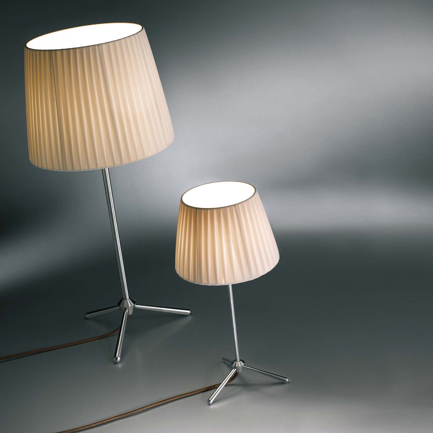 Royal T Table Lamp in Detail.