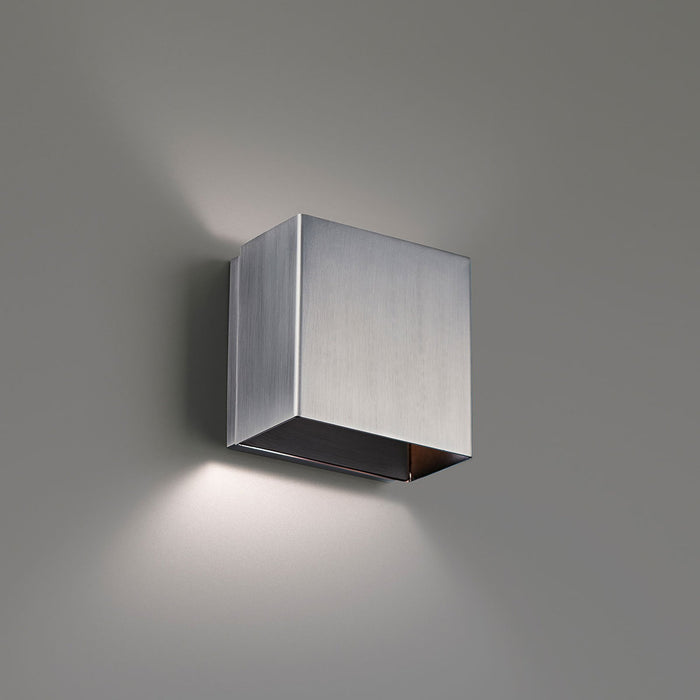 Boxi LED Wall Light in Brushed Nickel (2700K).