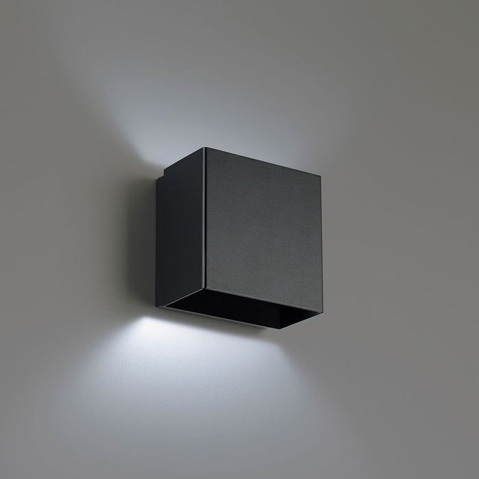 Boxi LED Wall Light in Black (3500K).