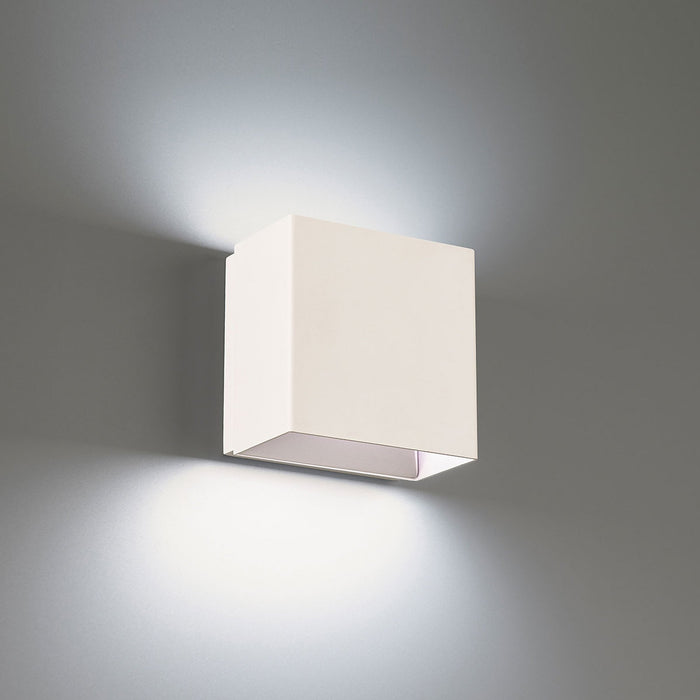 Boxi LED Wall Light in White (3000K).