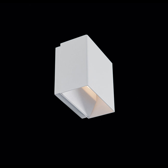 Boxi LED Wall Light in Detail.