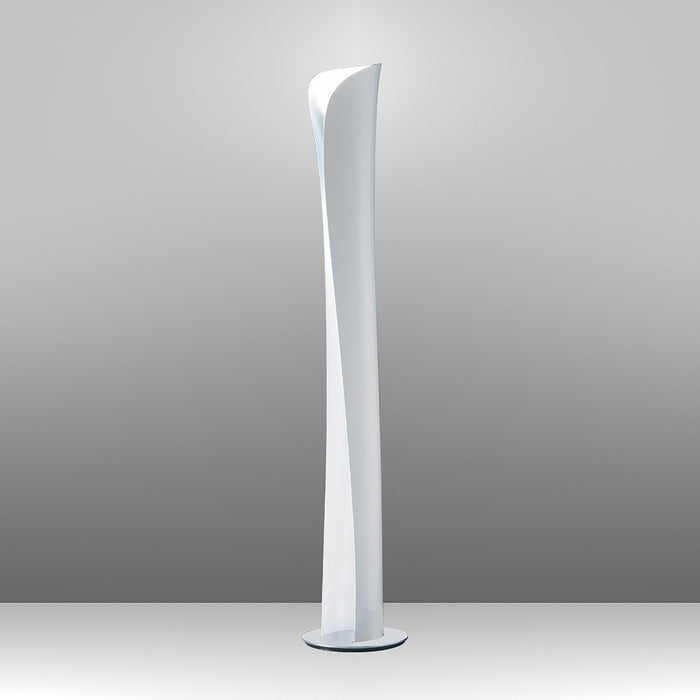 Cadmo LED Floor Lamp in White (90CRI/2700K).