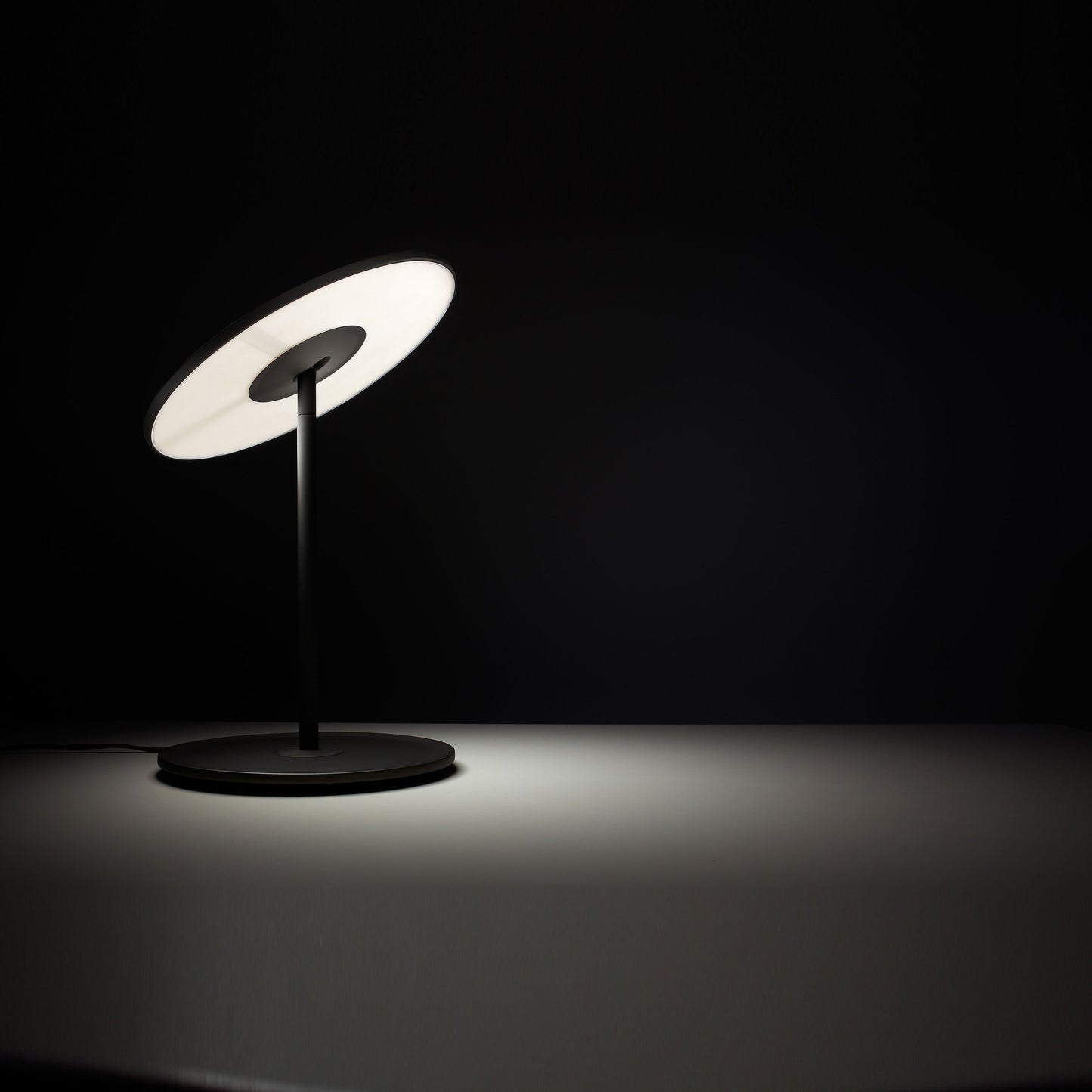 Circa LED Table Lamp in Detail.