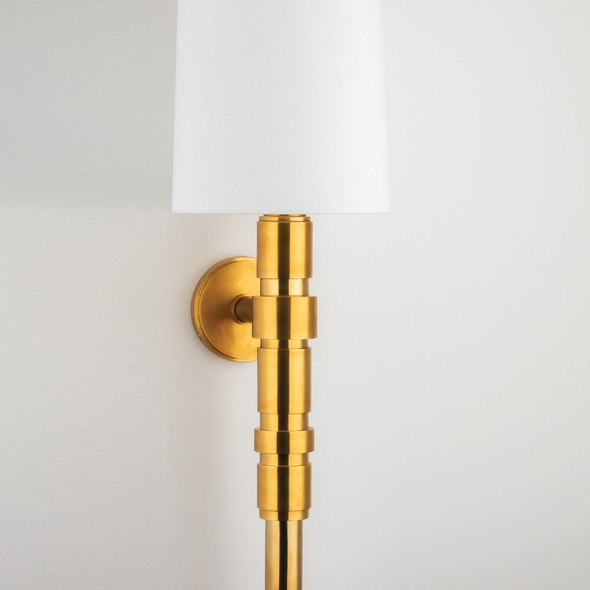 Cormoran Wall Light in Detail.
