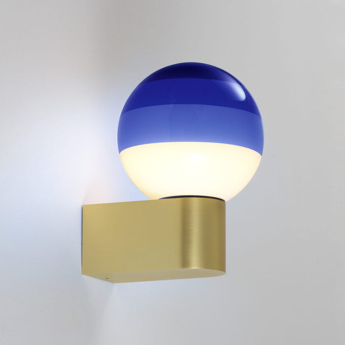 Dipping Light A1 LED Wall Light in Blue/Brushed Brass.